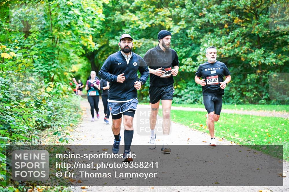 12.10.2025 - Bramfelder Halbmarathon 2025 Dr. Thomas Lammeyer http://msf.ph/oto/9358241 12.10.2025 11:03:43 Laufen 949, 2432 meine-sportfotos.de