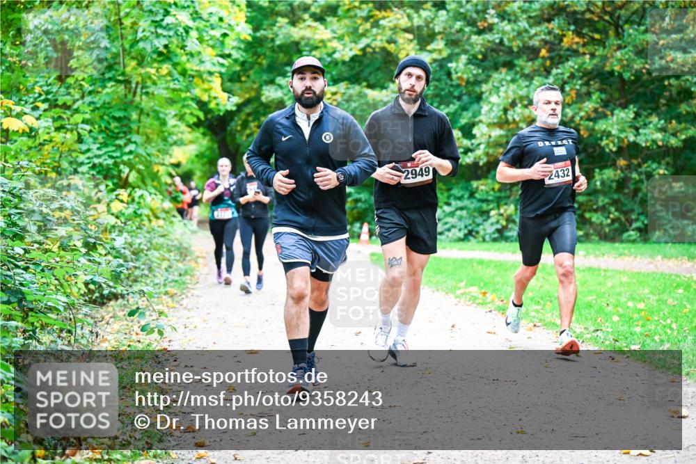 12.10.2025 - Bramfelder Halbmarathon 2025 Dr. Thomas Lammeyer http://msf.ph/oto/9358243 12.10.2025 11:03:44 Laufen 2949, 2432 meine-sportfotos.de