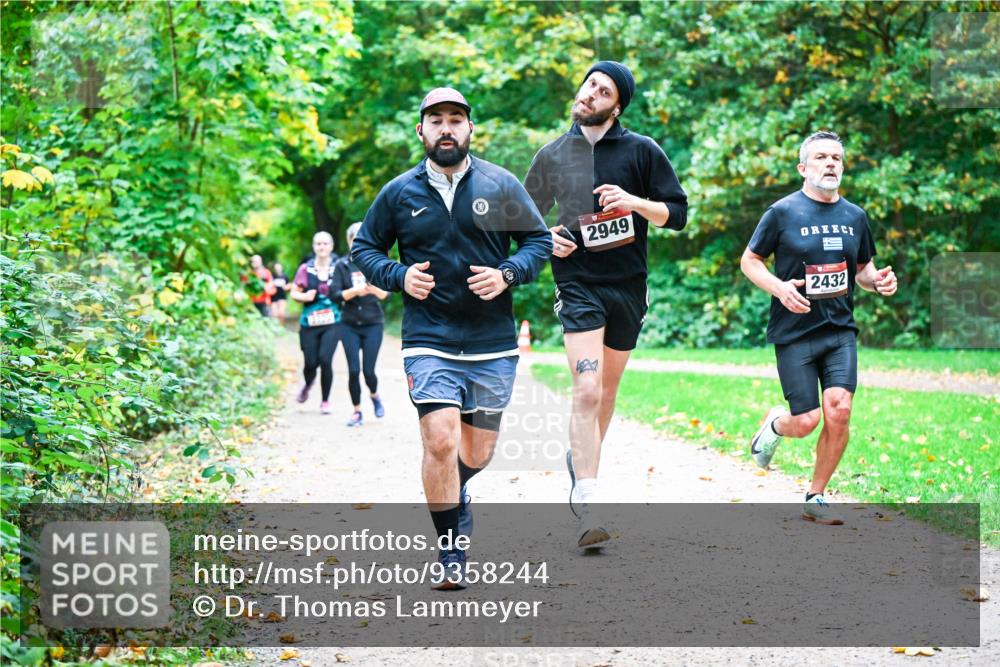 12.10.2025 - Bramfelder Halbmarathon 2025 Dr. Thomas Lammeyer http://msf.ph/oto/9358244 12.10.2025 11:03:44 Laufen 2949, 2432 meine-sportfotos.de