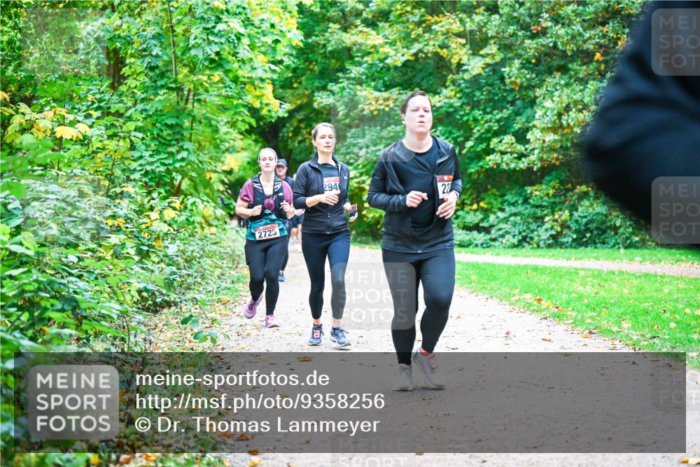 12.10.2025 - Bramfelder Halbmarathon 2025 Dr. Thomas Lammeyer http://msf.ph/oto/9358256 12.10.2025 11:03:46 Laufen 2725, 2946, 22 meine-sportfotos.de