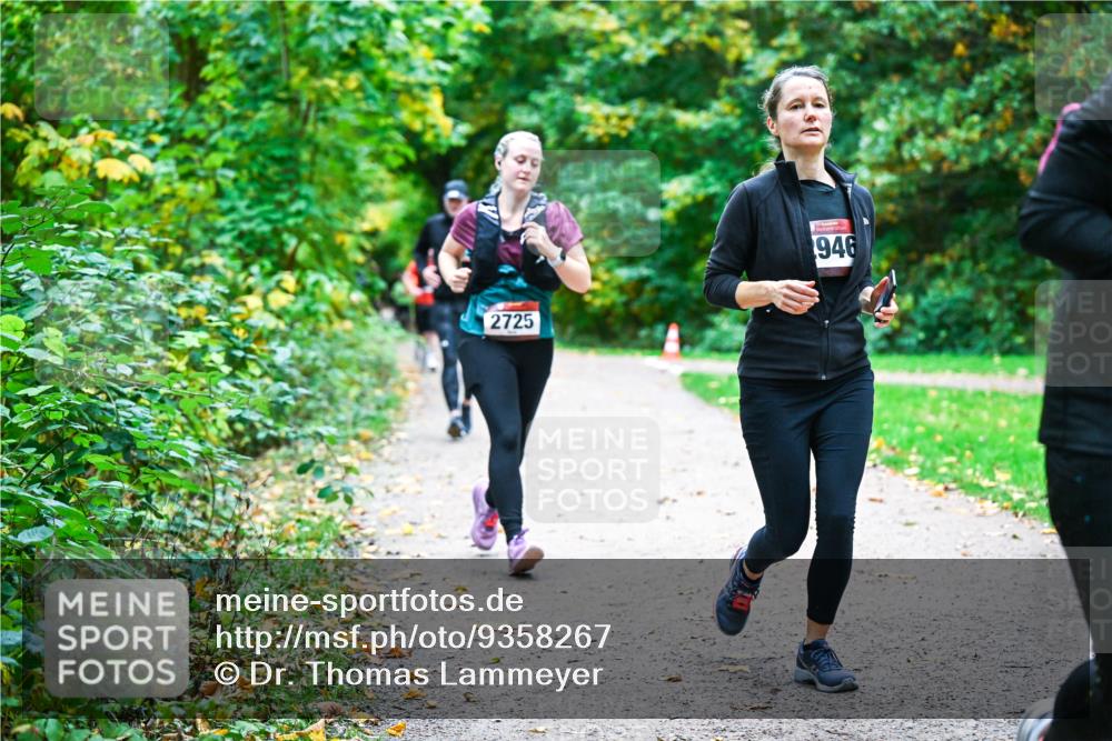 12.10.2025 - Bramfelder Halbmarathon 2025 Dr. Thomas Lammeyer http://msf.ph/oto/9358267 12.10.2025 11:03:48 Laufen 2725, 946 meine-sportfotos.de