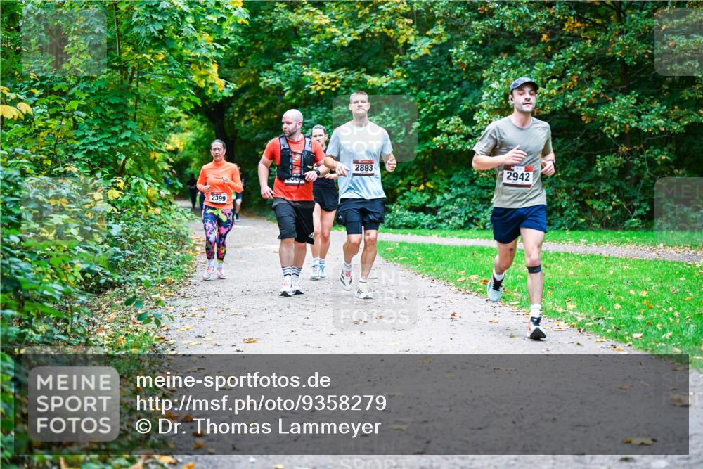 12.10.2025 - Bramfelder Halbmarathon 2025 Dr. Thomas Lammeyer http://msf.ph/oto/9358279 12.10.2025 11:03:54 Laufen 2399, 2893, 2942 meine-sportfotos.de