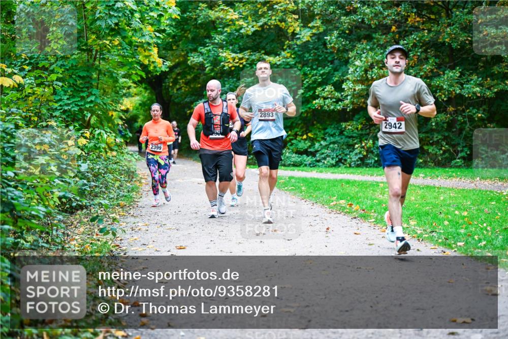12.10.2025 - Bramfelder Halbmarathon 2025 Dr. Thomas Lammeyer http://msf.ph/oto/9358281 12.10.2025 11:03:55 Laufen 2399, 2893, 2942 meine-sportfotos.de