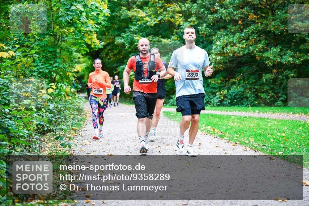 12.10.2025 - Bramfelder Halbmarathon 2025 Dr. Thomas Lammeyer http://msf.ph/oto/9358289 12.10.2025 11:03:56 Laufen 2399, 2893 meine-sportfotos.de