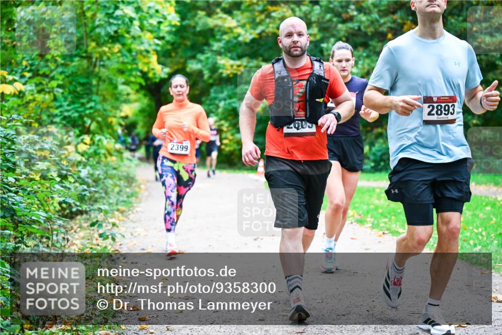 12.10.2025 - Bramfelder Halbmarathon 2025 Dr. Thomas Lammeyer http://msf.ph/oto/9358300 12.10.2025 11:03:57 Laufen 2399, 2893 meine-sportfotos.de