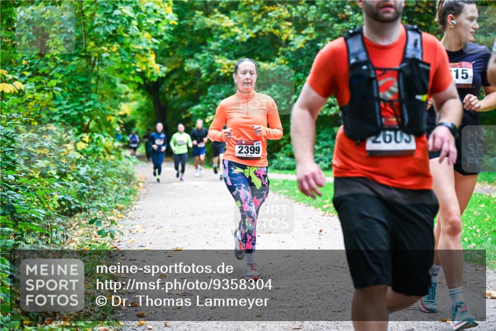 12.10.2025 - Bramfelder Halbmarathon 2025 Dr. Thomas Lammeyer http://msf.ph/oto/9358304 12.10.2025 11:03:58 Laufen 2399, 2605, 15 meine-sportfotos.de