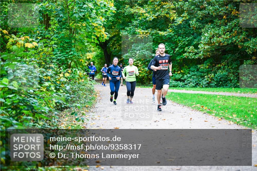 12.10.2025 - Bramfelder Halbmarathon 2025 Dr. Thomas Lammeyer http://msf.ph/oto/9358317 12.10.2025 11:04:02 Laufen 2421, 2343, 2656 meine-sportfotos.de