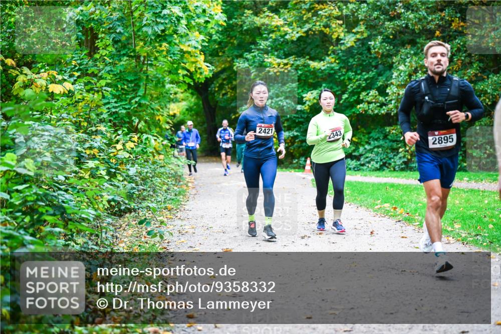12.10.2025 - Bramfelder Halbmarathon 2025 Dr. Thomas Lammeyer http://msf.ph/oto/9358332 12.10.2025 11:04:04 Laufen 2421, 2343, 2895 meine-sportfotos.de