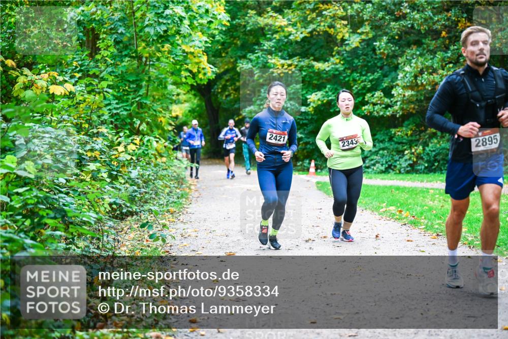 12.10.2025 - Bramfelder Halbmarathon 2025 Dr. Thomas Lammeyer http://msf.ph/oto/9358334 12.10.2025 11:04:04 Laufen 2421, 2343, 2895 meine-sportfotos.de