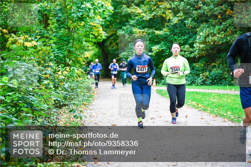 12.10.2025 - Bramfelder Halbmarathon 2025 Dr. Thomas Lammeyer http://msf.ph/oto/9358336 12.10.2025 11:04:05 Laufen 2421, 2343 meine-sportfotos.de