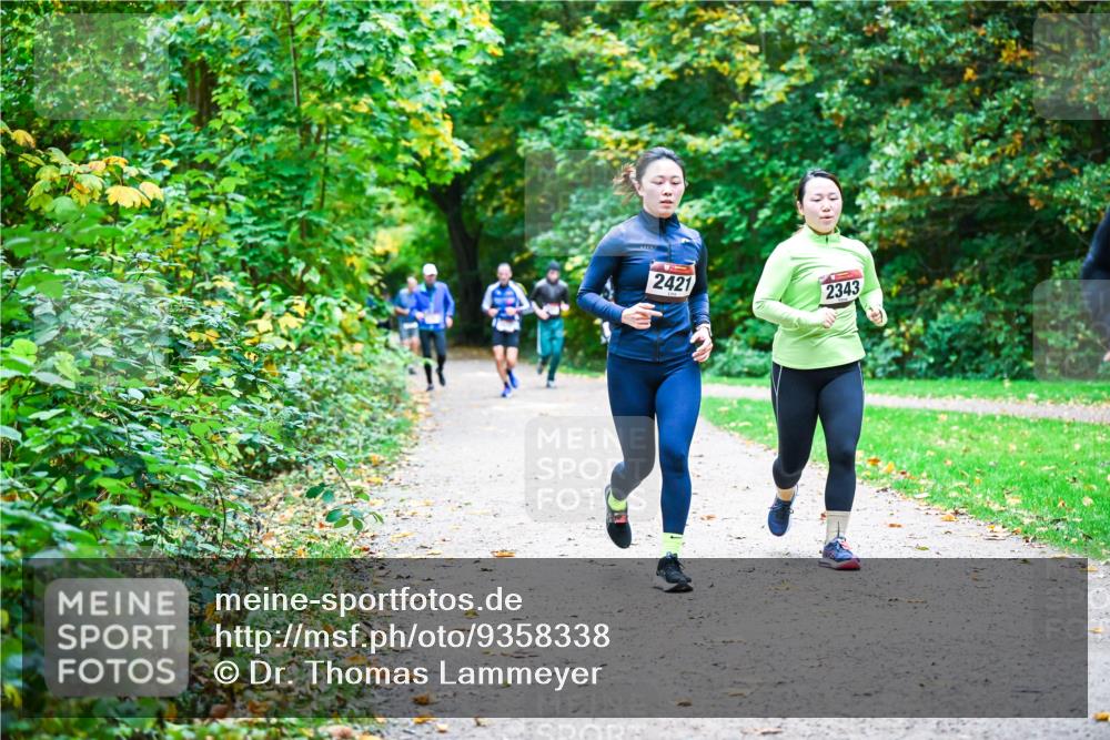 12.10.2025 - Bramfelder Halbmarathon 2025 Dr. Thomas Lammeyer http://msf.ph/oto/9358338 12.10.2025 11:04:05 Laufen 2421, 2343 meine-sportfotos.de