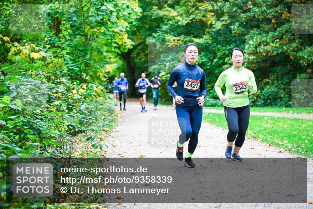 12.10.2025 - Bramfelder Halbmarathon 2025 Dr. Thomas Lammeyer http://msf.ph/oto/9358339 12.10.2025 11:04:05 Laufen 2421, 2343 meine-sportfotos.de