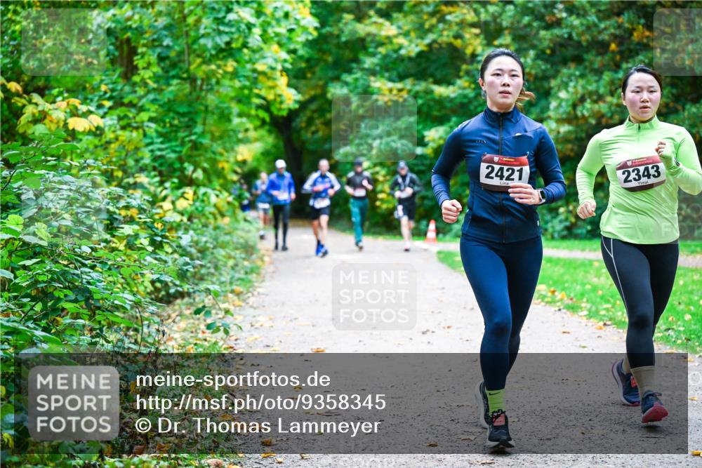 12.10.2025 - Bramfelder Halbmarathon 2025 Dr. Thomas Lammeyer http://msf.ph/oto/9358345 12.10.2025 11:04:06 Laufen 2421, 2343 meine-sportfotos.de