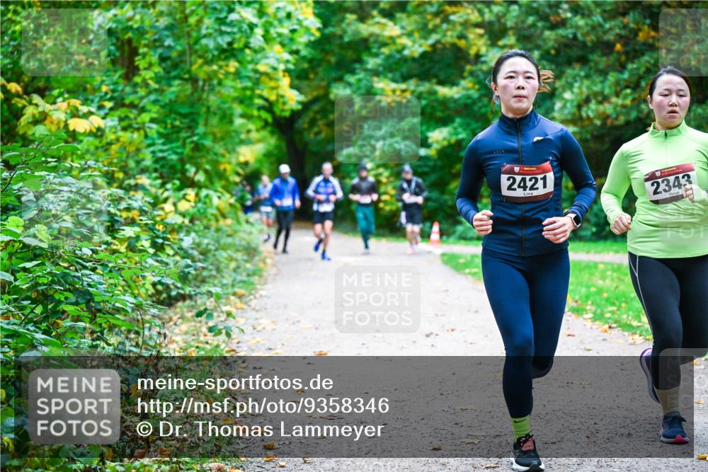 12.10.2025 - Bramfelder Halbmarathon 2025 Dr. Thomas Lammeyer http://msf.ph/oto/9358346 12.10.2025 11:04:06 Laufen 2421, 2343 meine-sportfotos.de