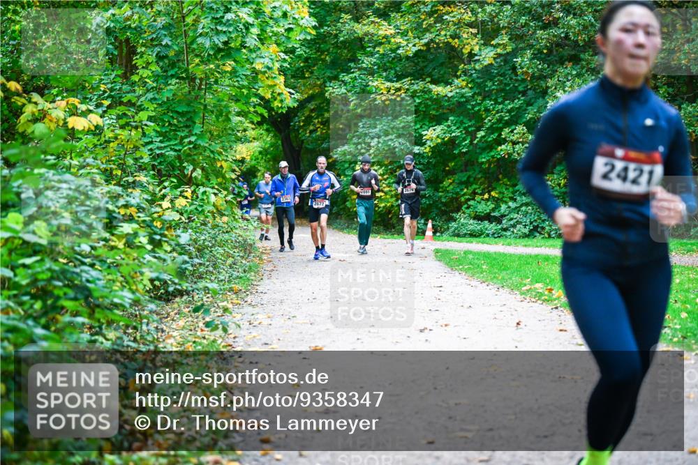 12.10.2025 - Bramfelder Halbmarathon 2025 Dr. Thomas Lammeyer http://msf.ph/oto/9358347 12.10.2025 11:04:07 Laufen 2676, 2363, 2421 meine-sportfotos.de