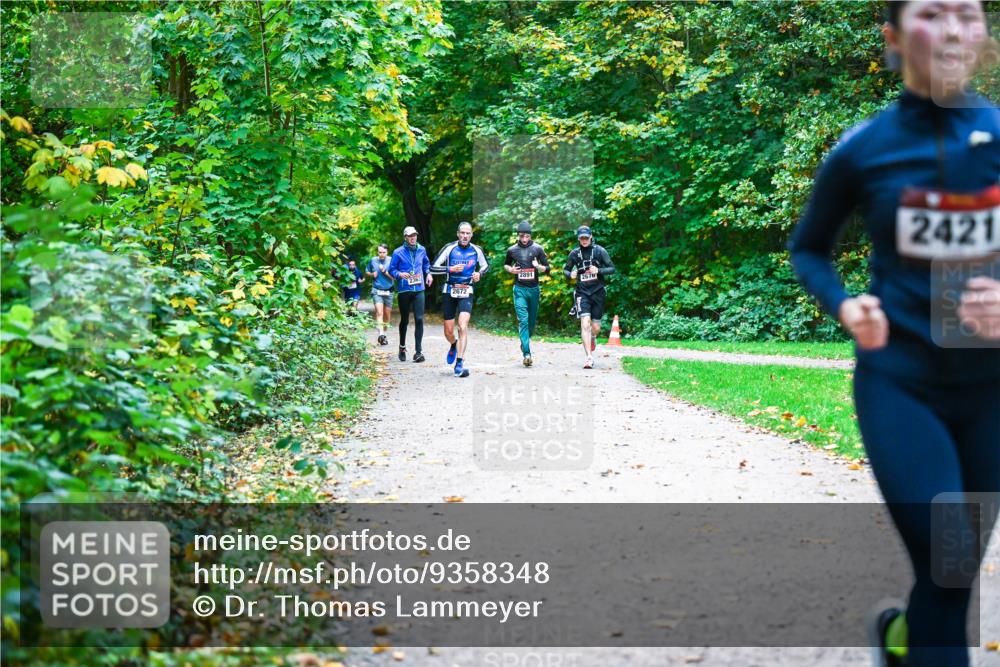 12.10.2025 - Bramfelder Halbmarathon 2025 Dr. Thomas Lammeyer http://msf.ph/oto/9358348 12.10.2025 11:04:07 Laufen 2672, 2891, 2421 meine-sportfotos.de