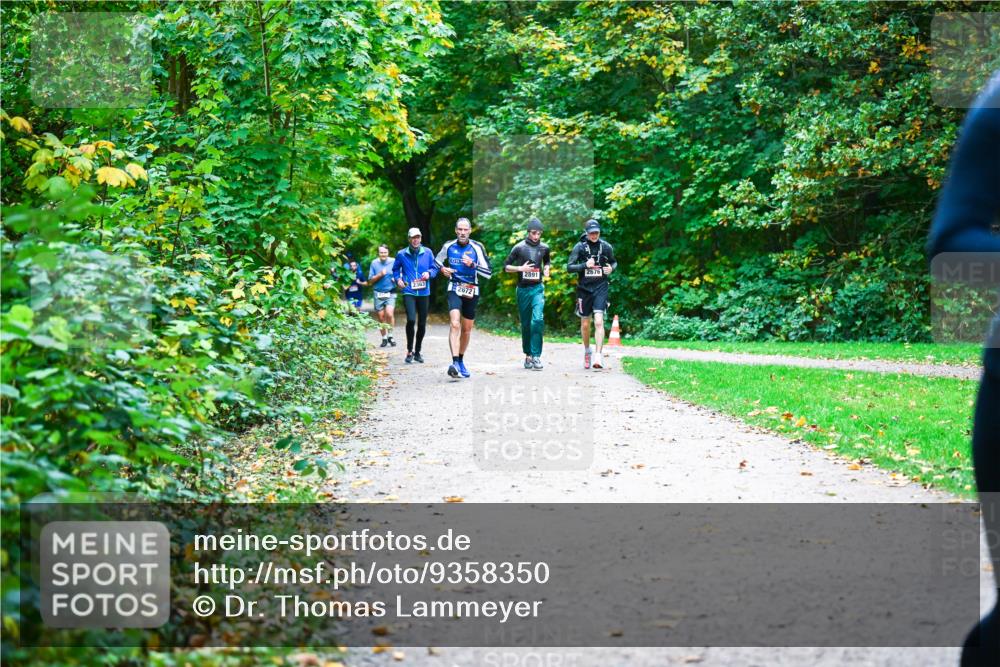 12.10.2025 - Bramfelder Halbmarathon 2025 Dr. Thomas Lammeyer http://msf.ph/oto/9358350 12.10.2025 11:04:07 Laufen 2676, 2891, 2363, 26721 meine-sportfotos.de