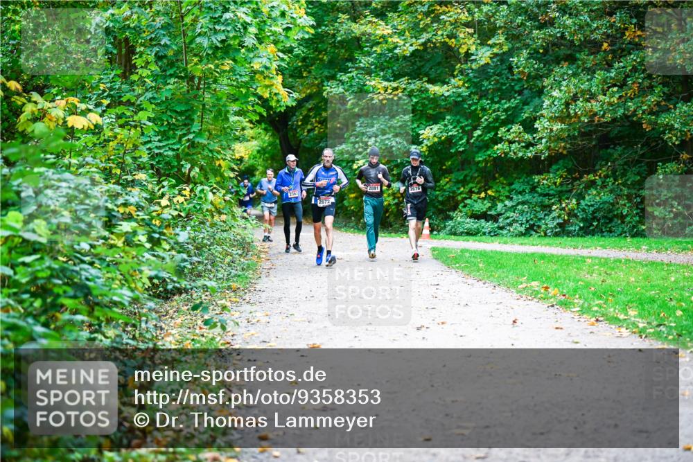 12.10.2025 - Bramfelder Halbmarathon 2025 Dr. Thomas Lammeyer http://msf.ph/oto/9358353 12.10.2025 11:04:07 Laufen 2363, 2672, 2891, 2676 meine-sportfotos.de
