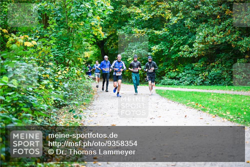 12.10.2025 - Bramfelder Halbmarathon 2025 Dr. Thomas Lammeyer http://msf.ph/oto/9358354 12.10.2025 11:04:07 Laufen 2672, 2891, 2676 meine-sportfotos.de