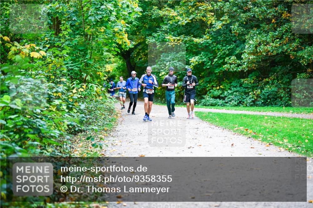 12.10.2025 - Bramfelder Halbmarathon 2025 Dr. Thomas Lammeyer http://msf.ph/oto/9358355 12.10.2025 11:04:08 Laufen 2891, 2676, 2363, 2672 meine-sportfotos.de