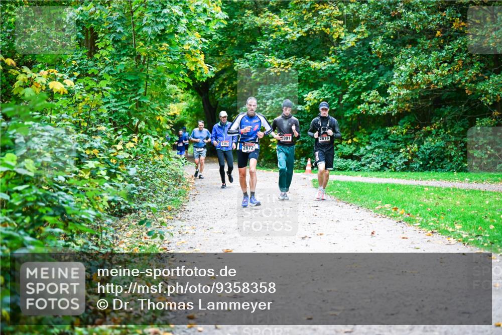 12.10.2025 - Bramfelder Halbmarathon 2025 Dr. Thomas Lammeyer http://msf.ph/oto/9358358 12.10.2025 11:04:09 Laufen 891, 2676, 2363, 2672 meine-sportfotos.de