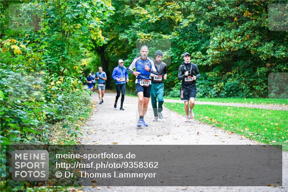 12.10.2025 - Bramfelder Halbmarathon 2025 Dr. Thomas Lammeyer http://msf.ph/oto/9358362 12.10.2025 11:04:10 Laufen 363, 2672, 2891, 2676 meine-sportfotos.de