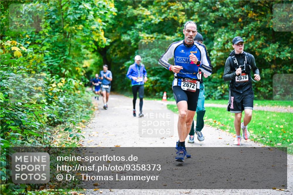 12.10.2025 - Bramfelder Halbmarathon 2025 Dr. Thomas Lammeyer http://msf.ph/oto/9358373 12.10.2025 11:04:11 Laufen 2672, 6, 2676 meine-sportfotos.de