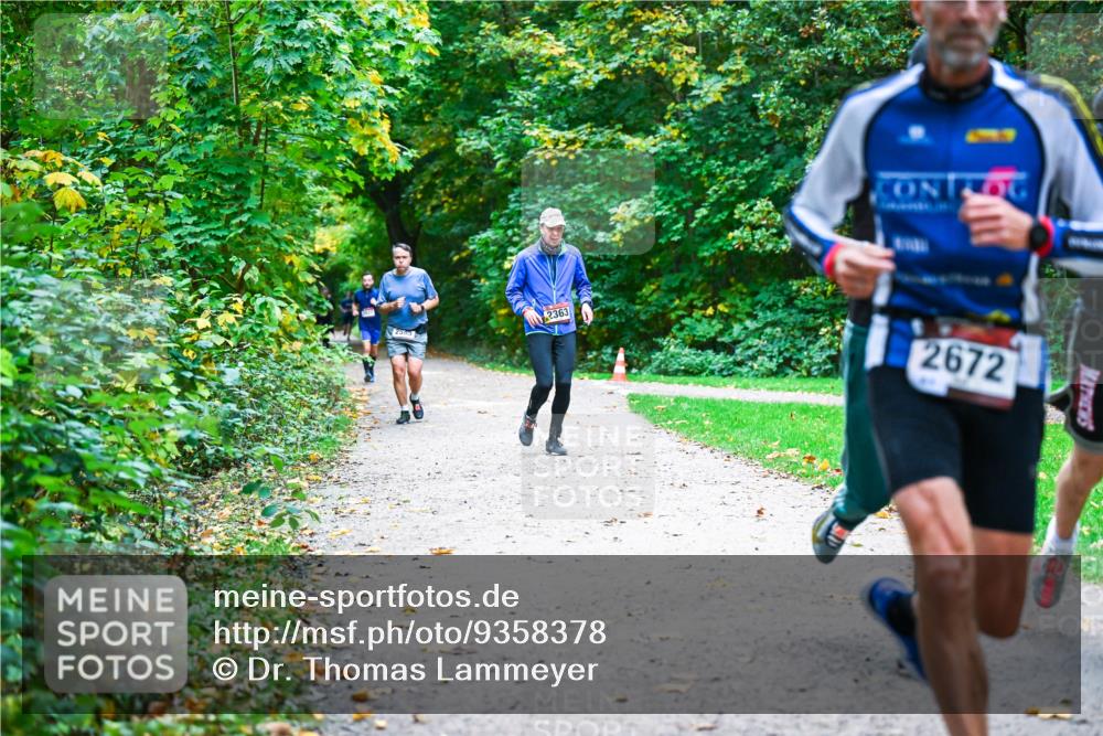 12.10.2025 - Bramfelder Halbmarathon 2025 Dr. Thomas Lammeyer http://msf.ph/oto/9358378 12.10.2025 11:04:12 Laufen 2585, 2363, 2672 meine-sportfotos.de