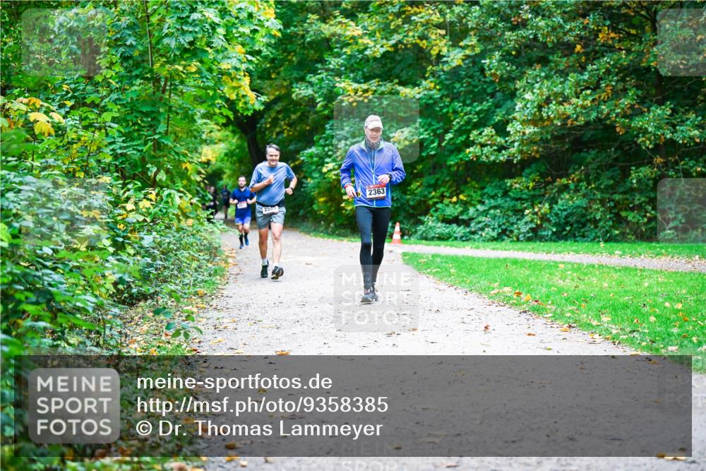 12.10.2025 - Bramfelder Halbmarathon 2025 Dr. Thomas Lammeyer http://msf.ph/oto/9358385 12.10.2025 11:04:13 Laufen 2585, 2363 meine-sportfotos.de