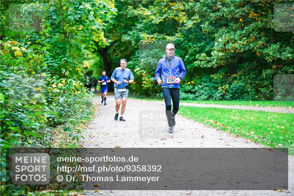 12.10.2025 - Bramfelder Halbmarathon 2025 Dr. Thomas Lammeyer http://msf.ph/oto/9358392 12.10.2025 11:04:14 Laufen 2363, 2585 meine-sportfotos.de