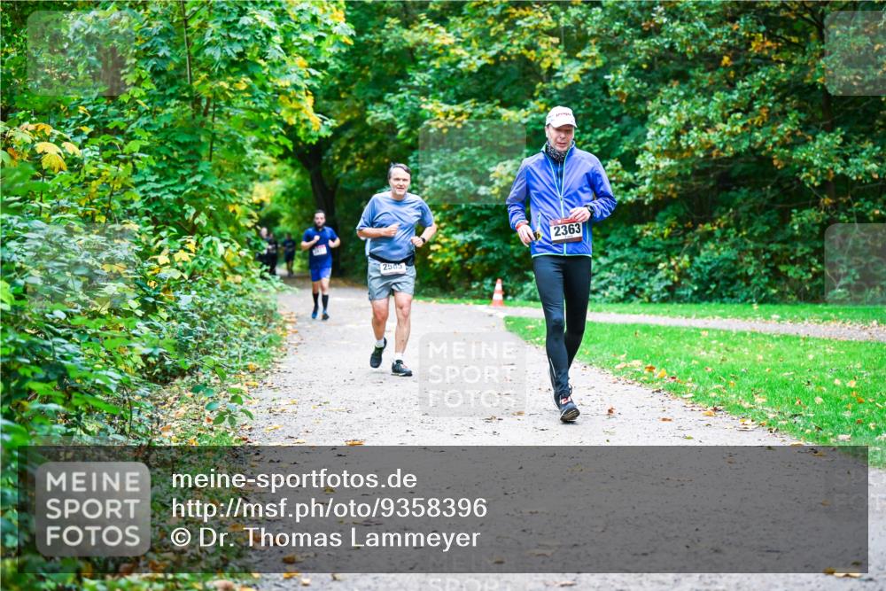12.10.2025 - Bramfelder Halbmarathon 2025 Dr. Thomas Lammeyer http://msf.ph/oto/9358396 12.10.2025 11:04:15 Laufen 2363, 2585 meine-sportfotos.de
