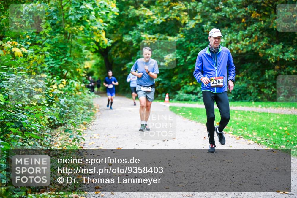 12.10.2025 - Bramfelder Halbmarathon 2025 Dr. Thomas Lammeyer http://msf.ph/oto/9358403 12.10.2025 11:04:16 Laufen 2363, 2585 meine-sportfotos.de