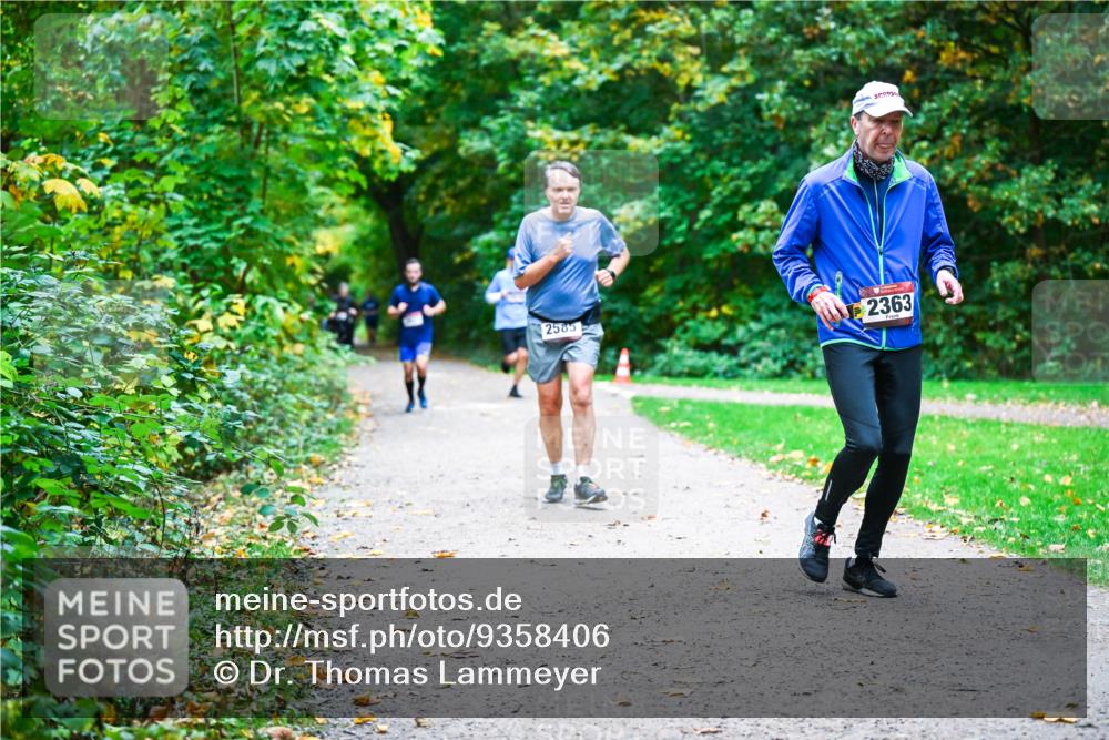 12.10.2025 - Bramfelder Halbmarathon 2025 Dr. Thomas Lammeyer http://msf.ph/oto/9358406 12.10.2025 11:04:16 Laufen 2585, 2363 meine-sportfotos.de