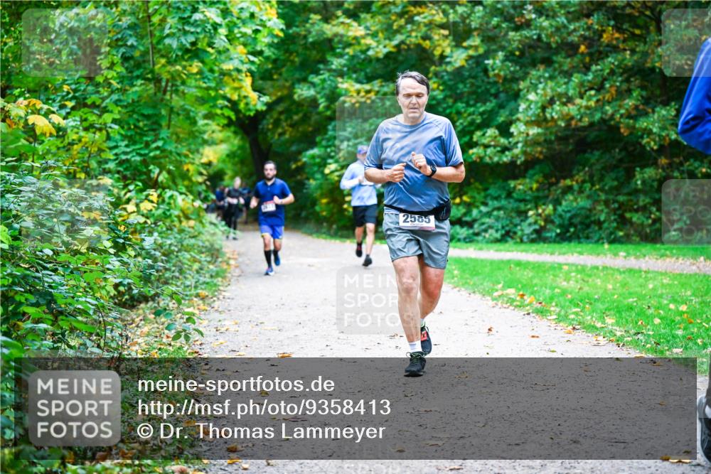 12.10.2025 - Bramfelder Halbmarathon 2025 Dr. Thomas Lammeyer http://msf.ph/oto/9358413 12.10.2025 11:04:17 Laufen 2585 meine-sportfotos.de