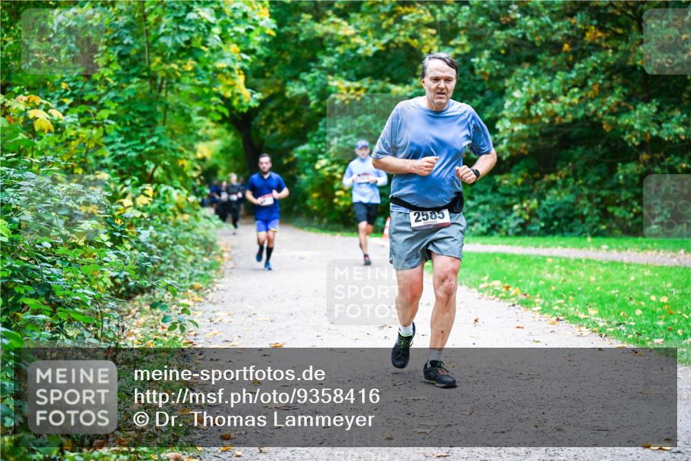 12.10.2025 - Bramfelder Halbmarathon 2025 Dr. Thomas Lammeyer http://msf.ph/oto/9358416 12.10.2025 11:04:18 Laufen 2585 meine-sportfotos.de