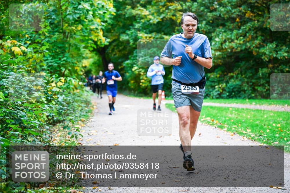 12.10.2025 - Bramfelder Halbmarathon 2025 Dr. Thomas Lammeyer http://msf.ph/oto/9358418 12.10.2025 11:04:18 Laufen 2585 meine-sportfotos.de