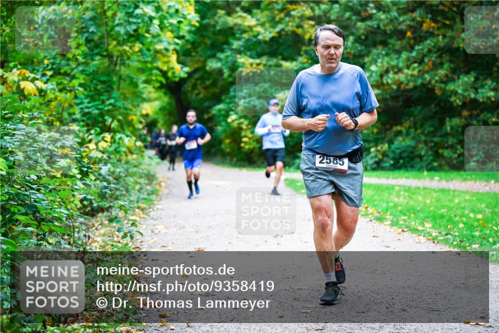 12.10.2025 - Bramfelder Halbmarathon 2025 Dr. Thomas Lammeyer http://msf.ph/oto/9358419 12.10.2025 11:04:18 Laufen 2585 meine-sportfotos.de
