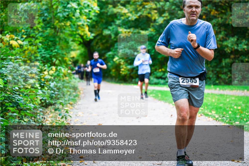 12.10.2025 - Bramfelder Halbmarathon 2025 Dr. Thomas Lammeyer http://msf.ph/oto/9358423 12.10.2025 11:04:19 Laufen 2585 meine-sportfotos.de