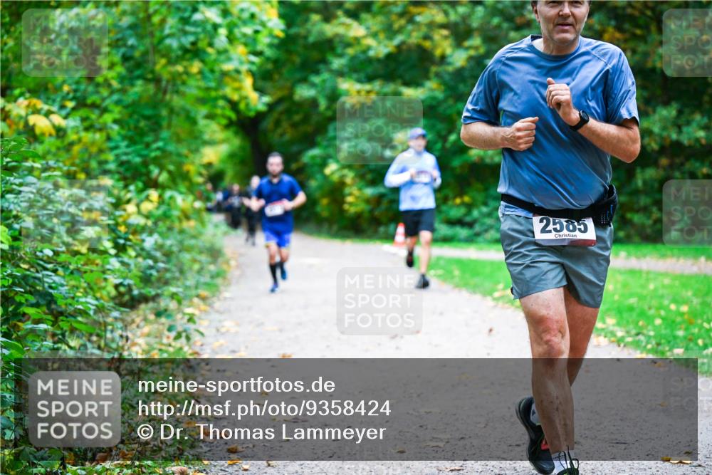 12.10.2025 - Bramfelder Halbmarathon 2025 Dr. Thomas Lammeyer http://msf.ph/oto/9358424 12.10.2025 11:04:19 Laufen 2585 meine-sportfotos.de