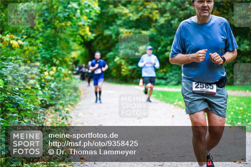 12.10.2025 - Bramfelder Halbmarathon 2025 Dr. Thomas Lammeyer http://msf.ph/oto/9358425 12.10.2025 11:04:19 Laufen 2585 meine-sportfotos.de