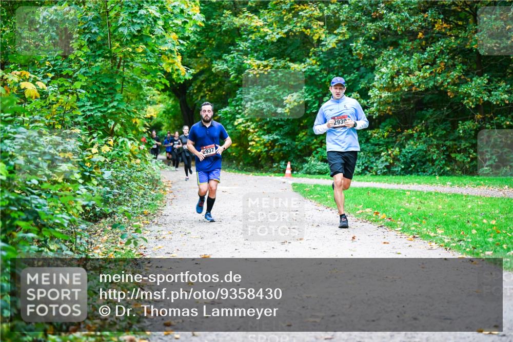 12.10.2025 - Bramfelder Halbmarathon 2025 Dr. Thomas Lammeyer http://msf.ph/oto/9358430 12.10.2025 11:04:20 Laufen 2937, 2930 meine-sportfotos.de