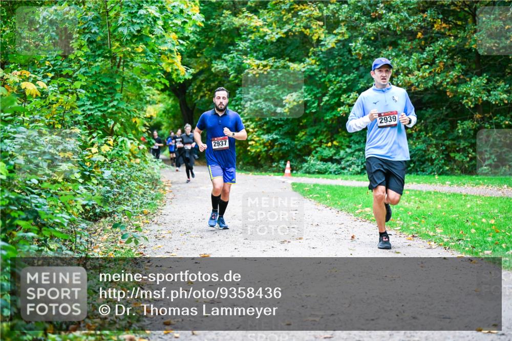 12.10.2025 - Bramfelder Halbmarathon 2025 Dr. Thomas Lammeyer http://msf.ph/oto/9358436 12.10.2025 11:04:21 Laufen 2937, 2939 meine-sportfotos.de