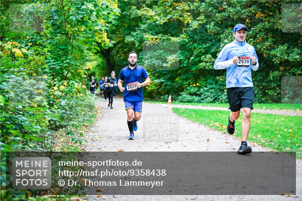 12.10.2025 - Bramfelder Halbmarathon 2025 Dr. Thomas Lammeyer http://msf.ph/oto/9358438 12.10.2025 11:04:21 Laufen 2937, 2939 meine-sportfotos.de