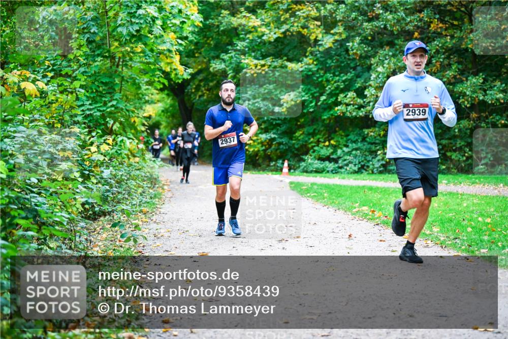 12.10.2025 - Bramfelder Halbmarathon 2025 Dr. Thomas Lammeyer http://msf.ph/oto/9358439 12.10.2025 11:04:21 Laufen 2937, 2939 meine-sportfotos.de