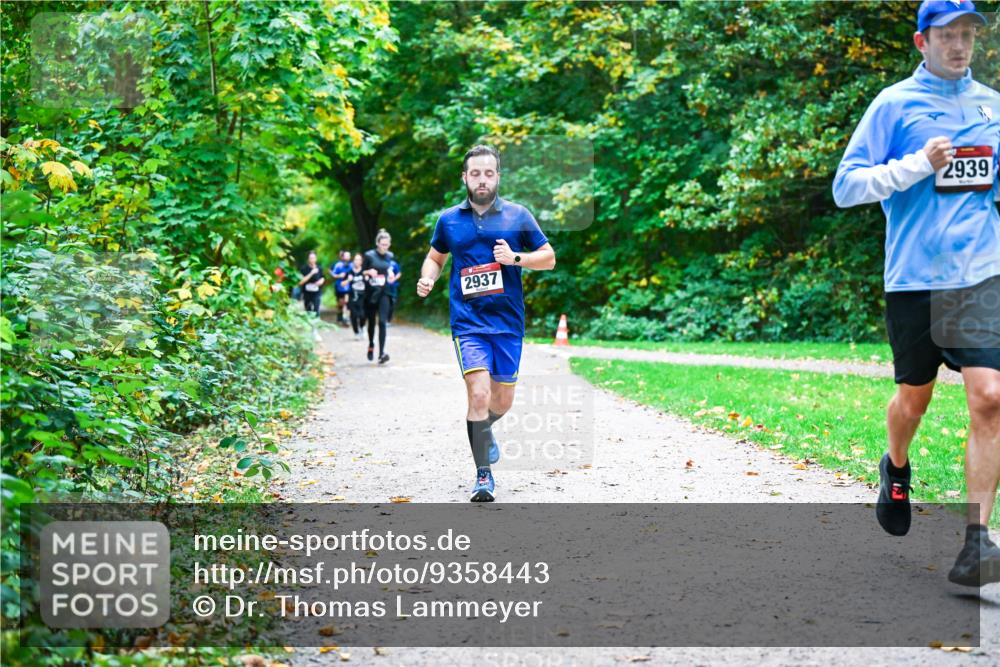 12.10.2025 - Bramfelder Halbmarathon 2025 Dr. Thomas Lammeyer http://msf.ph/oto/9358443 12.10.2025 11:04:22 Laufen 2937, 2939 meine-sportfotos.de