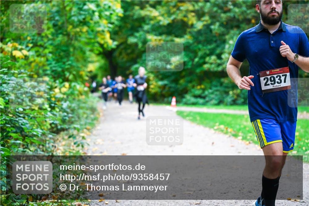 12.10.2025 - Bramfelder Halbmarathon 2025 Dr. Thomas Lammeyer http://msf.ph/oto/9358457 12.10.2025 11:04:24 Laufen 34, 2937 meine-sportfotos.de