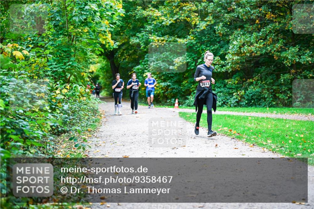 12.10.2025 - Bramfelder Halbmarathon 2025 Dr. Thomas Lammeyer http://msf.ph/oto/9358467 12.10.2025 11:04:26 Laufen 2390, 2305, 2613 meine-sportfotos.de