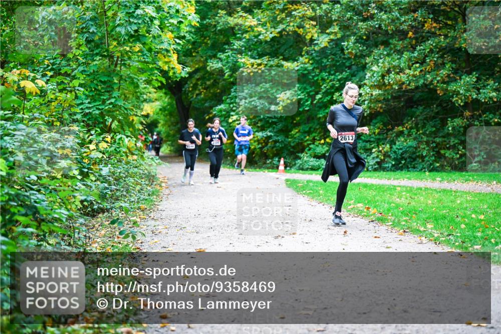 12.10.2025 - Bramfelder Halbmarathon 2025 Dr. Thomas Lammeyer http://msf.ph/oto/9358469 12.10.2025 11:04:26 Laufen 2613 meine-sportfotos.de