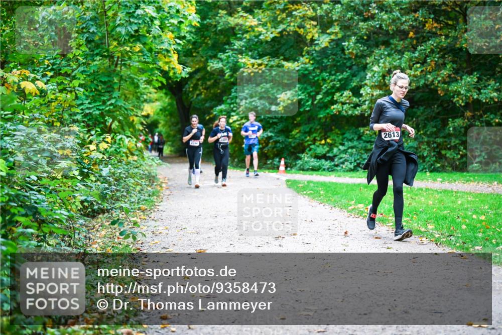 12.10.2025 - Bramfelder Halbmarathon 2025 Dr. Thomas Lammeyer http://msf.ph/oto/9358473 12.10.2025 11:04:27 Laufen 2613 meine-sportfotos.de
