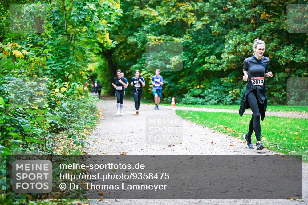 12.10.2025 - Bramfelder Halbmarathon 2025 Dr. Thomas Lammeyer http://msf.ph/oto/9358475 12.10.2025 11:04:27 Laufen 2613 meine-sportfotos.de